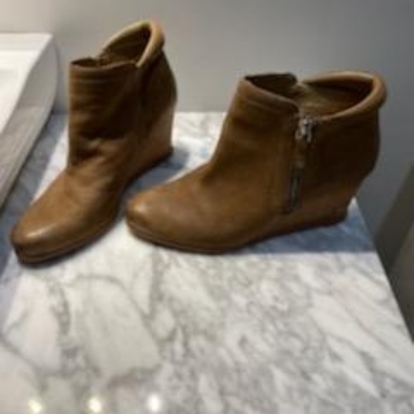 Ankle boots